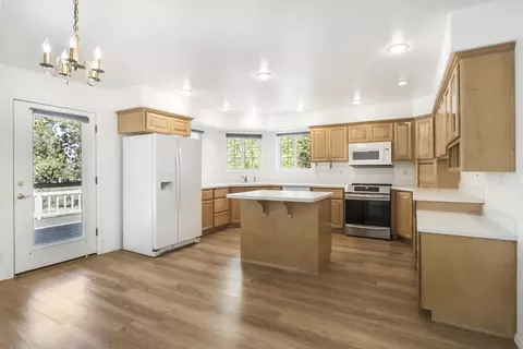 892 NW Chelsea Loop, Bend, OR 97703 photo 13