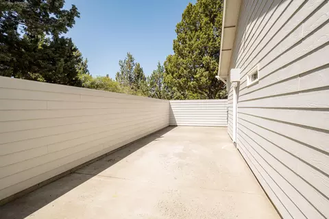 892 NW Chelsea Loop, Bend, OR 97703 photo 29