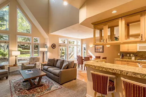 57022 Peppermill Cir #21-D, Sunriver, OR 97707