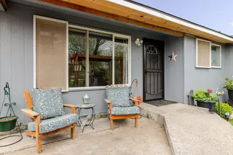 74 SE 11th St, Madras, OR 97741