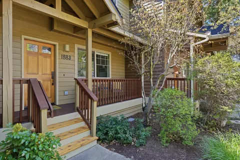 1883 NW Monterey Pines Dr, Bend, OR 97703