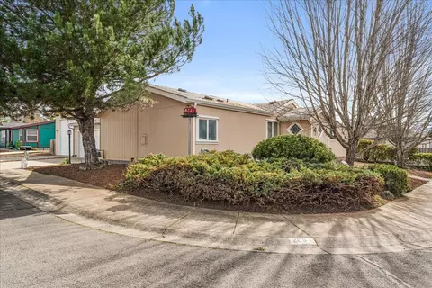 Exterior - 206 Eagle View Dr, Eagle Point, OR 97524 photo 1 of 15