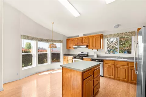 Kitchen - 206 Eagle View Dr, Eagle Point, OR 97524 photo 1 of 3