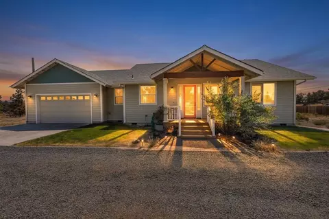 25311 Bachelor Ln, Bend, OR 97701