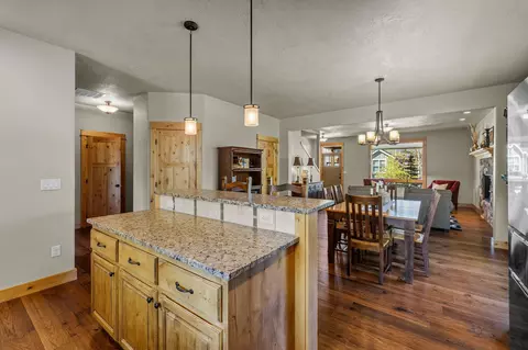 Kitchen - 20177 NW Roper Ln, Bend, OR 97703 photo 4 of 5
