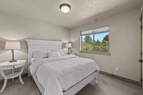 Bedroom - 20177 NW Roper Ln, Bend, OR 97703 photo 3 of 8