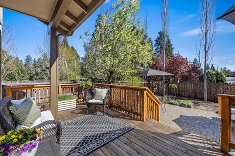 Exterior - 20177 NW Roper Ln, Bend, OR 97703 photo 10 of 17