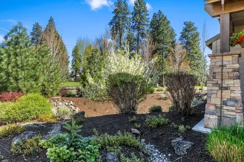 Exterior - 20177 NW Roper Ln, Bend, OR 97703 photo 5 of 17