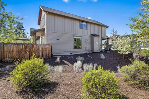 Exterior - 20177 NW Roper Ln, Bend, OR 97703 photo 3 of 17