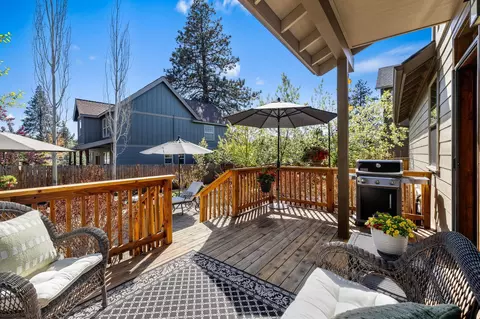 Exterior - 20177 NW Roper Ln, Bend, OR 97703 photo 11 of 17