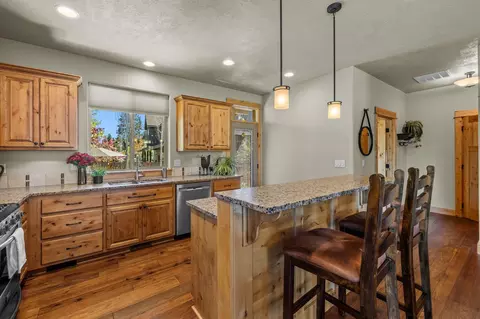 Kitchen - 20177 NW Roper Ln, Bend, OR 97703 photo 5 of 5