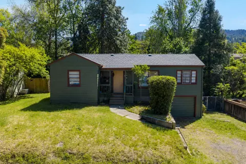 1628 Parker St, Ashland, OR 97520