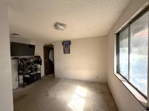 Living - 62928 Florence Dr, Bend, OR 97701 photo 6 of 6