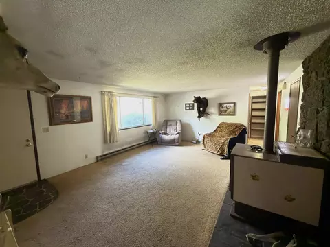Living - 62928 Florence Dr, Bend, OR 97701 photo 1 of 6