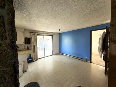 Living - 62928 Florence Dr, Bend, OR 97701 photo 5 of 6