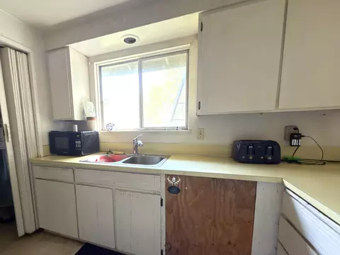 Kitchen - 62928 Florence Dr, Bend, OR 97701 photo 2 of 5