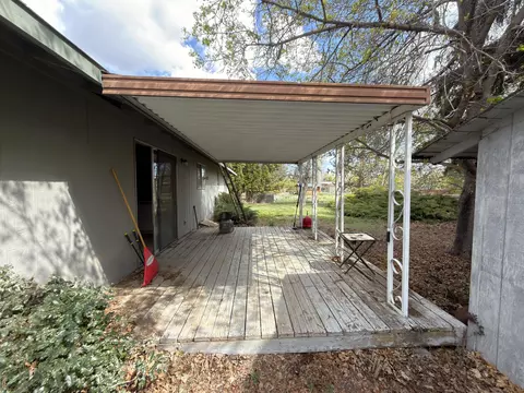 Exterior - 62928 Florence Dr, Bend, OR 97701 photo 4 of 7