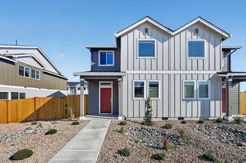 743 NW Upas Ave, Redmond, OR 97756