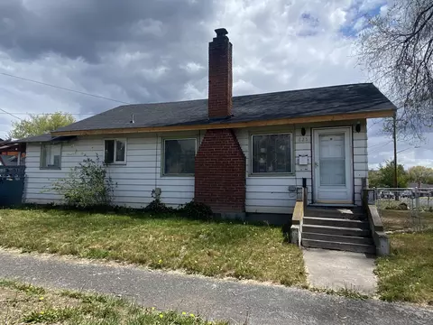 825 Martin St, Klamath Falls, OR 97601