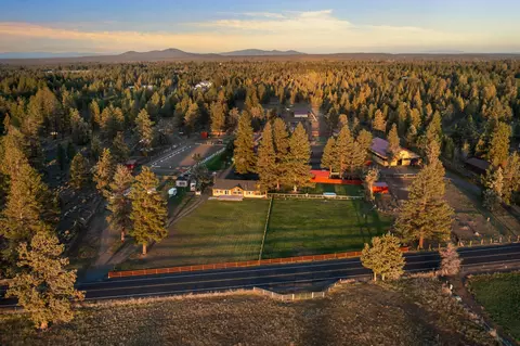 67500 Harrington Loop, Bend, OR 97703 photo 62