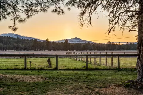 67500 Harrington Loop, Bend, OR 97703 photo 54
