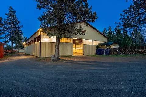 67500 Harrington Loop, Bend, OR 97703 photo 25