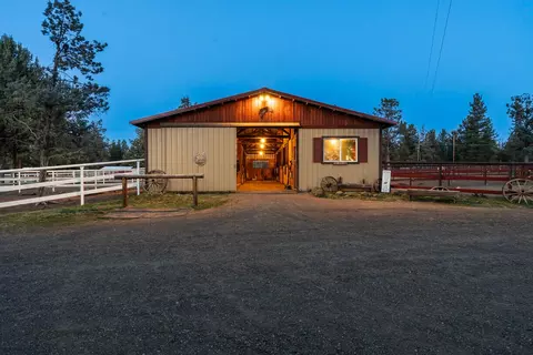 67500 Harrington Loop, Bend, OR 97703 photo 28