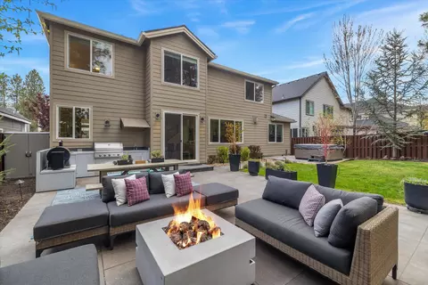 Exterior - 19769 Chicory Ave, Bend, OR 97702 photo 11 of 14