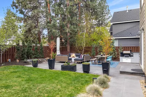 Exterior - 19769 Chicory Ave, Bend, OR 97702 photo 8 of 14