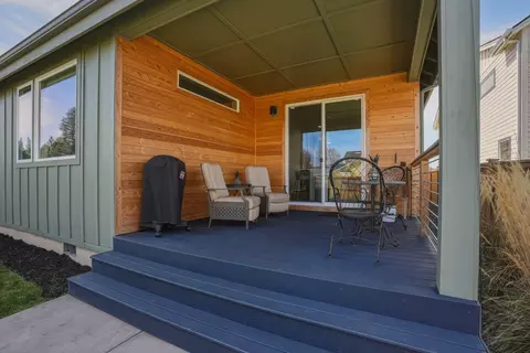 Exterior - 20546 Aberdeen Ct, Bend, OR 97702 photo 5 of 11