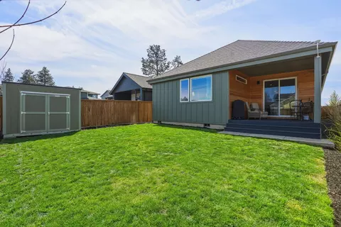 Exterior - 20546 Aberdeen Ct, Bend, OR 97702 photo 3 of 11
