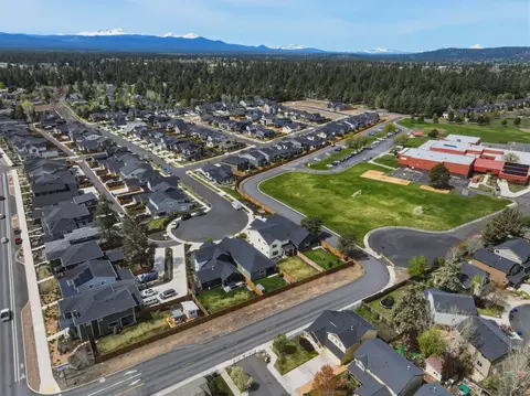 View/Area - 20546 Aberdeen Ct, Bend, OR 97702 photo 1 of 3