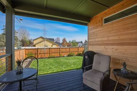 Exterior - 20546 Aberdeen Ct, Bend, OR 97702 photo 2 of 11