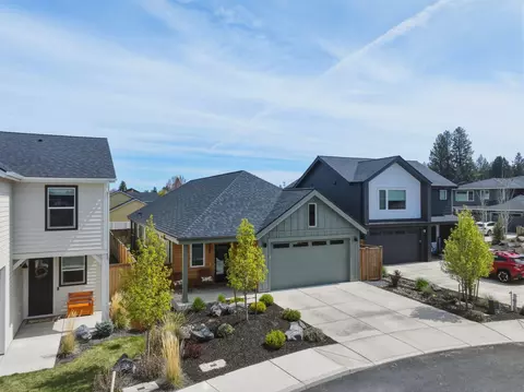 Exterior - 20546 Aberdeen Ct, Bend, OR 97702 photo 10 of 11
