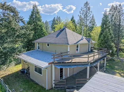 Exterior - 2401 E Fork Rd, Williams, OR 97544 photo 10 of 12