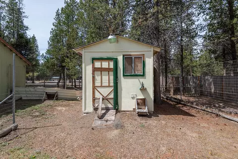 15886 Wright Ave, La Pine, OR 97739 photo 13