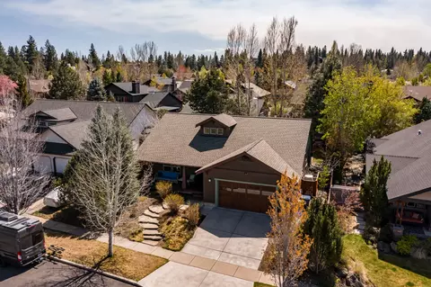 2955 NW Bordeaux Ln, Bend, OR 97703