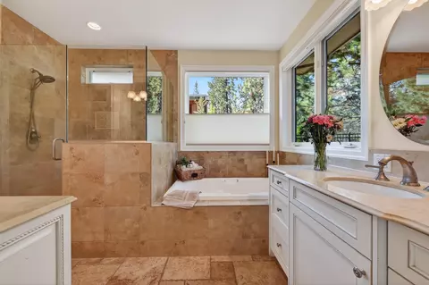 Bath - 3324 NW Shevlin Rdg, Bend, OR 97703 photo 1 of 7