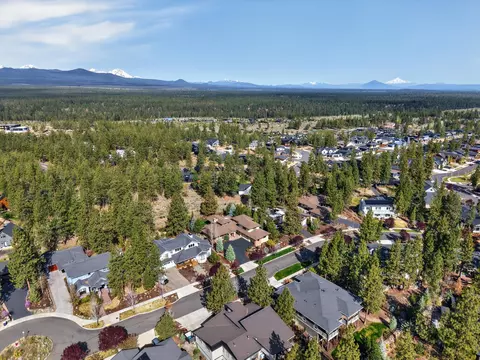 View/Area - 3324 NW Shevlin Rdg, Bend, OR 97703 photo 1 of 3
