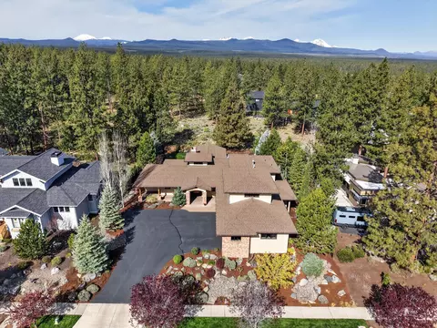 View/Area - 3324 NW Shevlin Rdg, Bend, OR 97703 photo 2 of 3