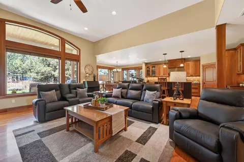 Living - 3324 NW Shevlin Rdg, Bend, OR 97703 photo 3 of 4