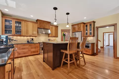 Kitchen - 3324 NW Shevlin Rdg, Bend, OR 97703 photo 2 of 4