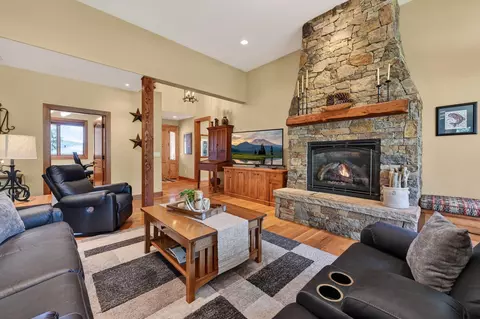 Living - 3324 NW Shevlin Rdg, Bend, OR 97703 photo 1 of 4