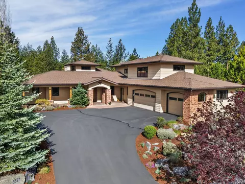 Exterior - 3324 NW Shevlin Rdg, Bend, OR 97703 photo 3 of 10