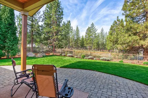 Exterior - 3324 NW Shevlin Rdg, Bend, OR 97703 photo 6 of 10
