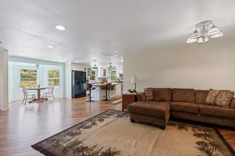 151 Hornet Ln, Grants Pass, OR 97527