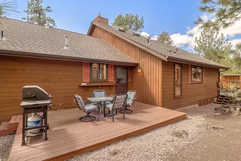 Exterior - 2003 NW 4th St, Bend, OR 97703 photo 7 of 15