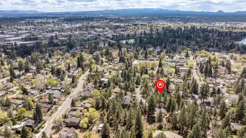 View/Area - 2003 NW 4th St, Bend, OR 97703 photo 3 of 3