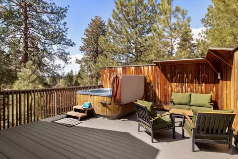 Exterior - 2003 NW 4th St, Bend, OR 97703 photo 4 of 15