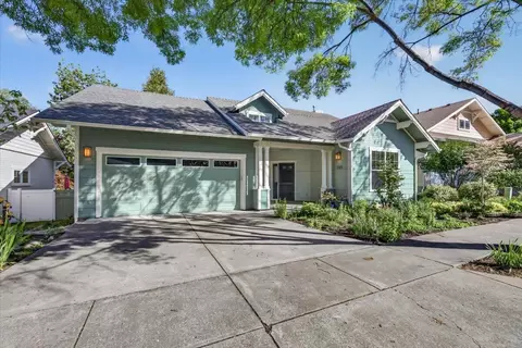765 Creek Stone Way, Ashland, OR 97520